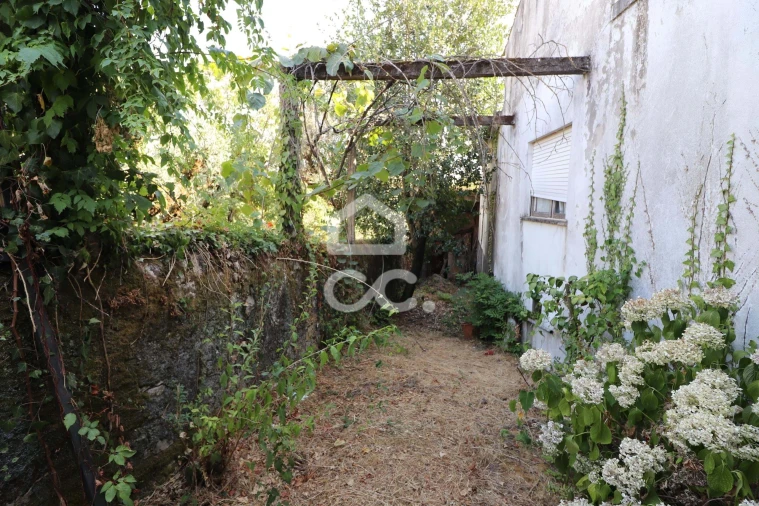 Moradia T4 para Venda em Avelar Foto 12