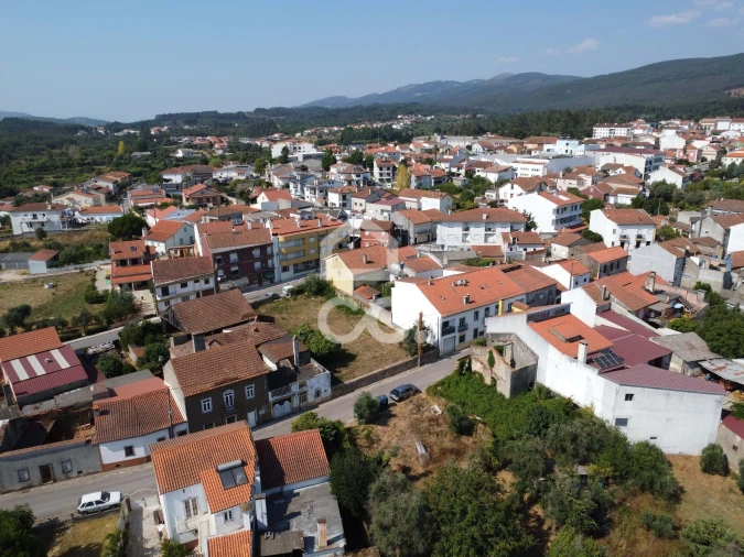 Moradia T4 para Venda em Avelar Foto 18