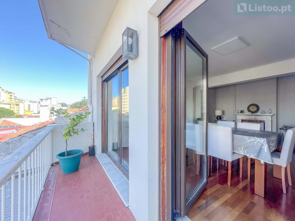 Apartamento T5 para Venda em Paranhos Foto 5