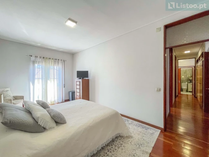 Apartamento T5 para Venda em Paranhos Foto 30