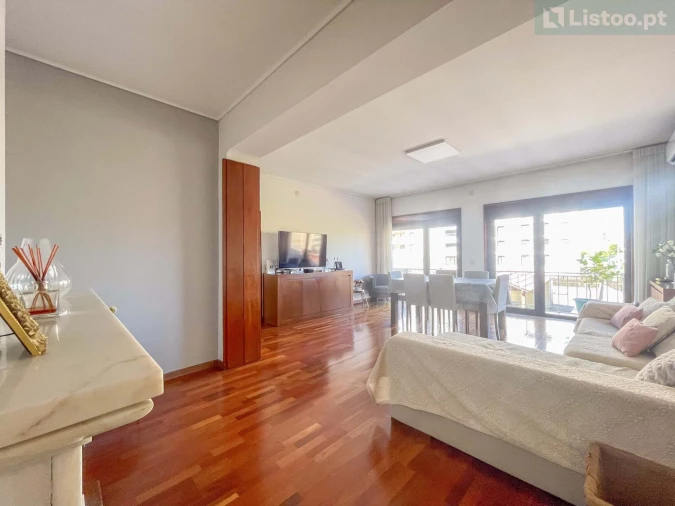 Apartamento T5 para Venda em Paranhos Foto 2