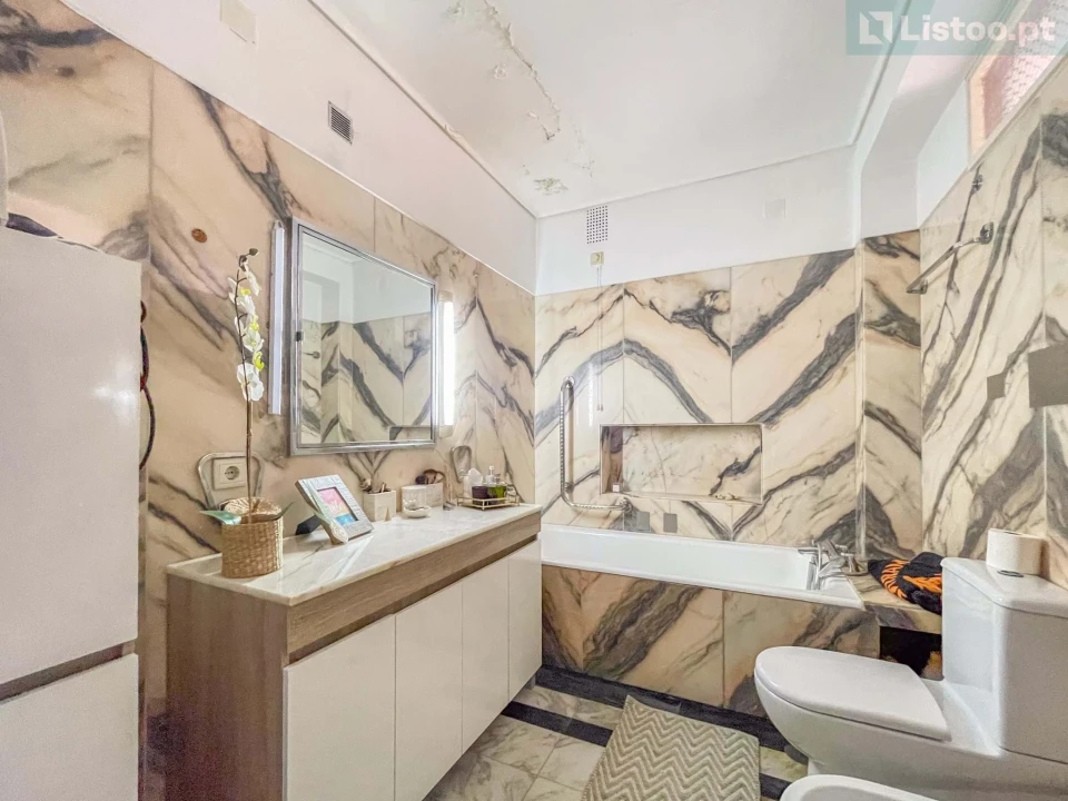 Apartamento T5 para Venda em Paranhos Foto 29