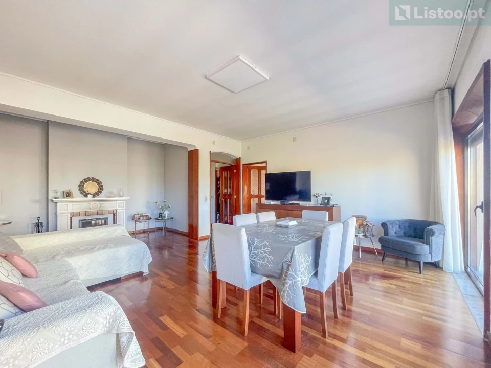 Apartamento T5 para Venda em Paranhos Foto 4