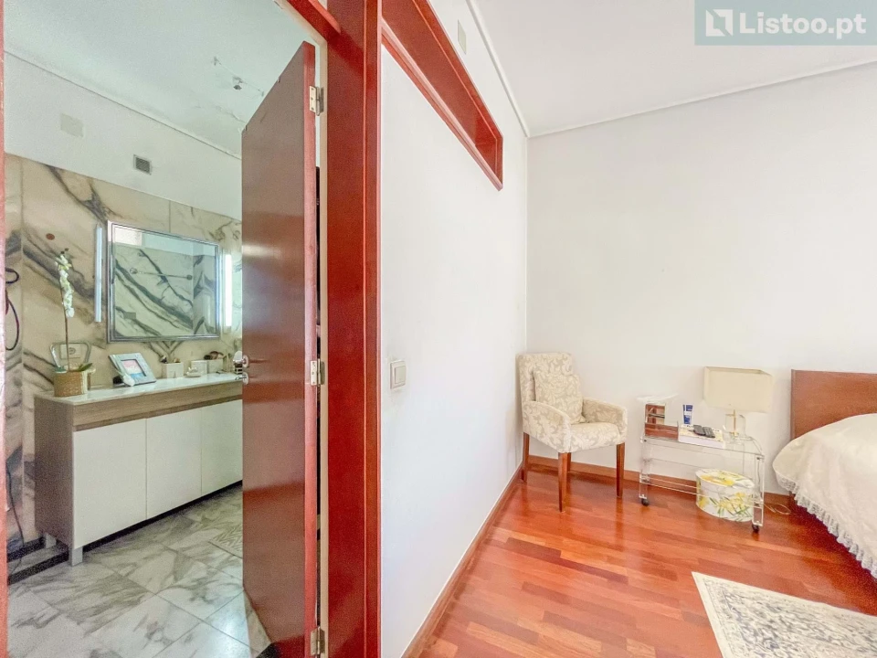 Apartamento T5 para Venda em Paranhos Foto 27