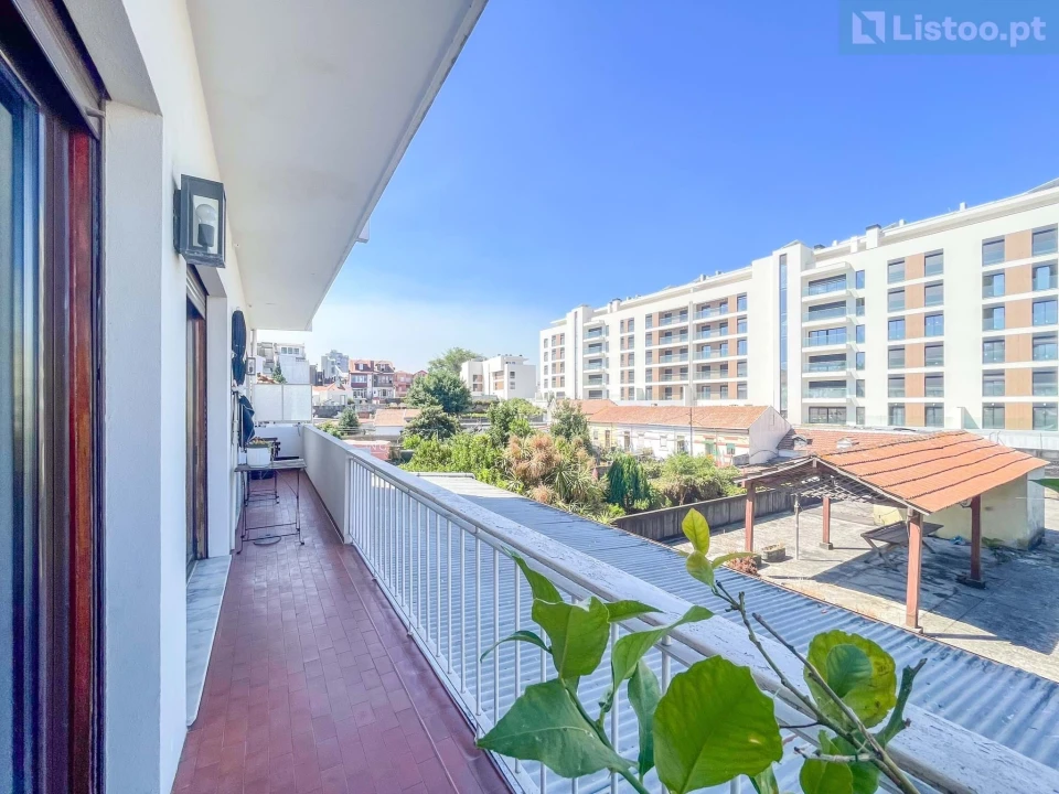 Apartamento T5 para Venda em Paranhos Foto 7