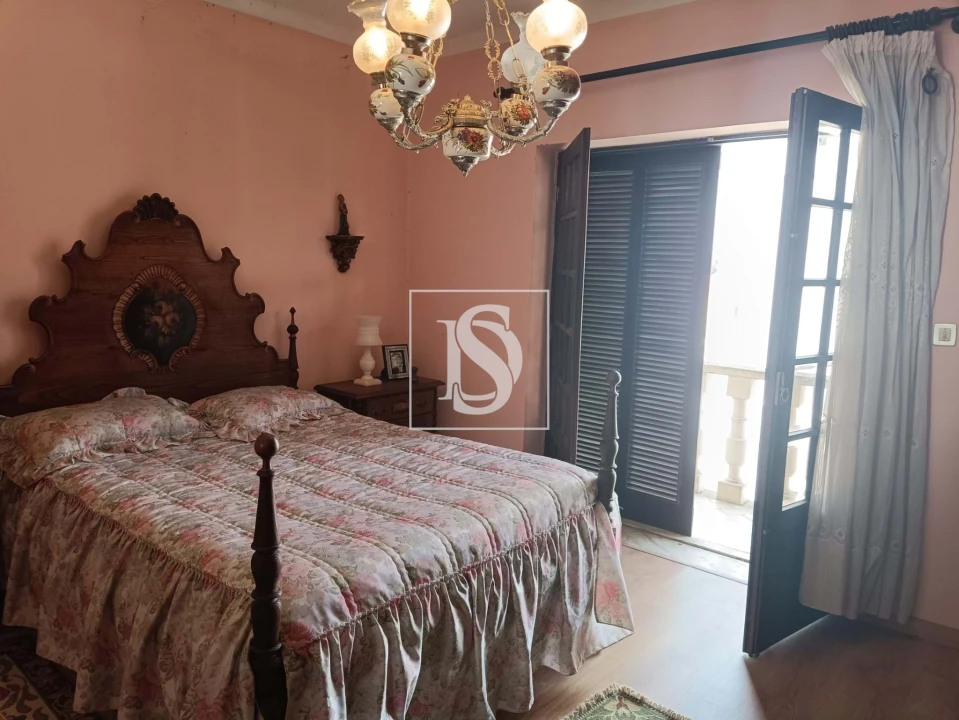 Moradia T5 para Venda em Granja do Ulmeiro Foto 14