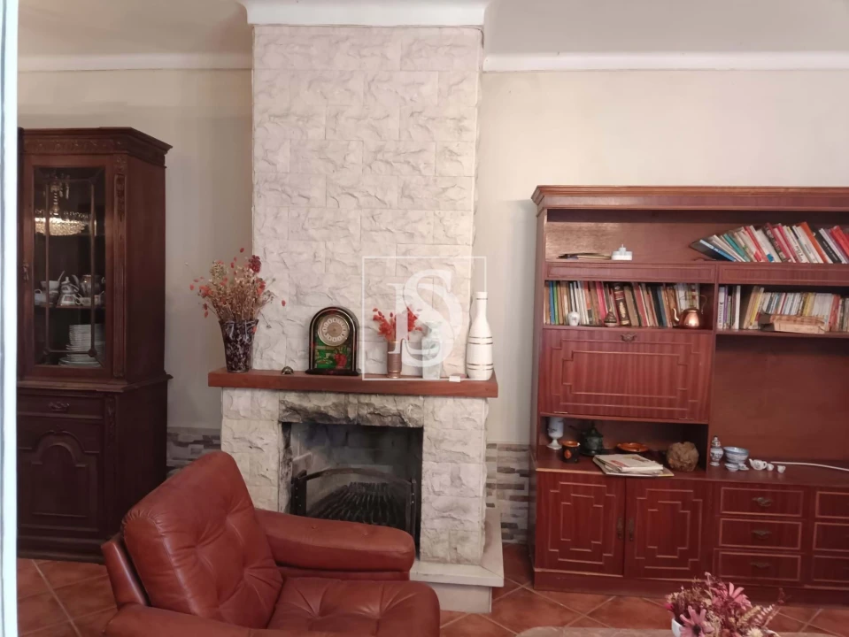 Moradia T5 para Venda em Granja do Ulmeiro Foto 2