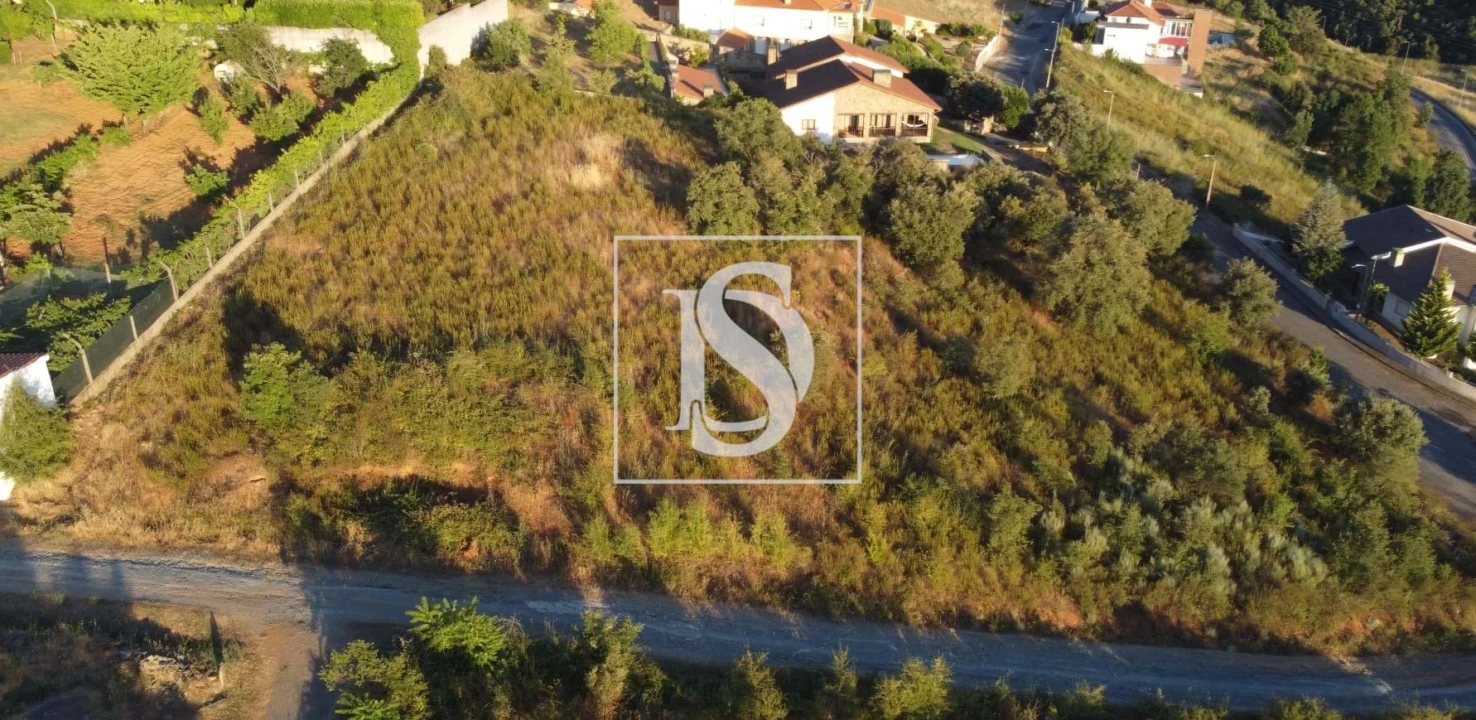 Terreno para Venda em Sé, Santa Maria e Meixedo Foto 6