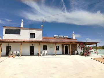 Moradia T6 para Venda em Olhão