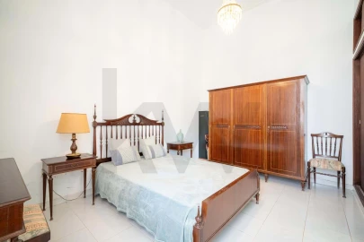 Moradia T5 para Venda em Loule (São Clemente)