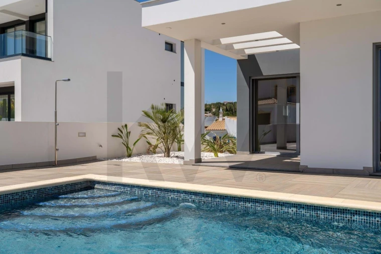 Moradia T3 para Venda em Albufeira e Olhos de Água Foto 6