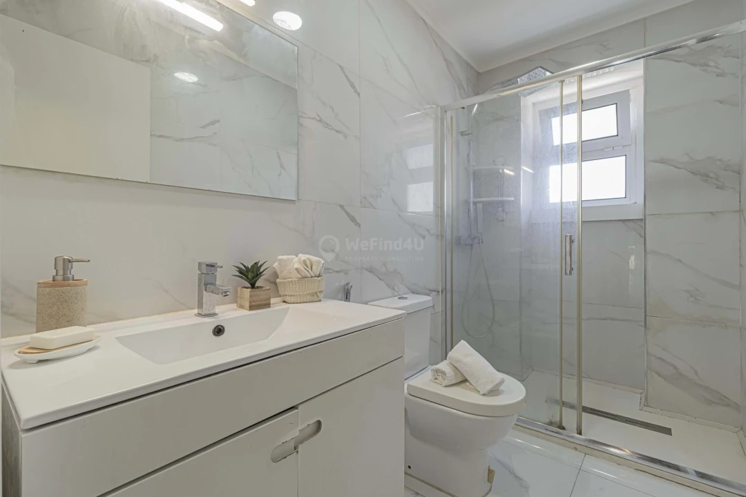 Apartamento T3 para Venda em Seixal Foto 24