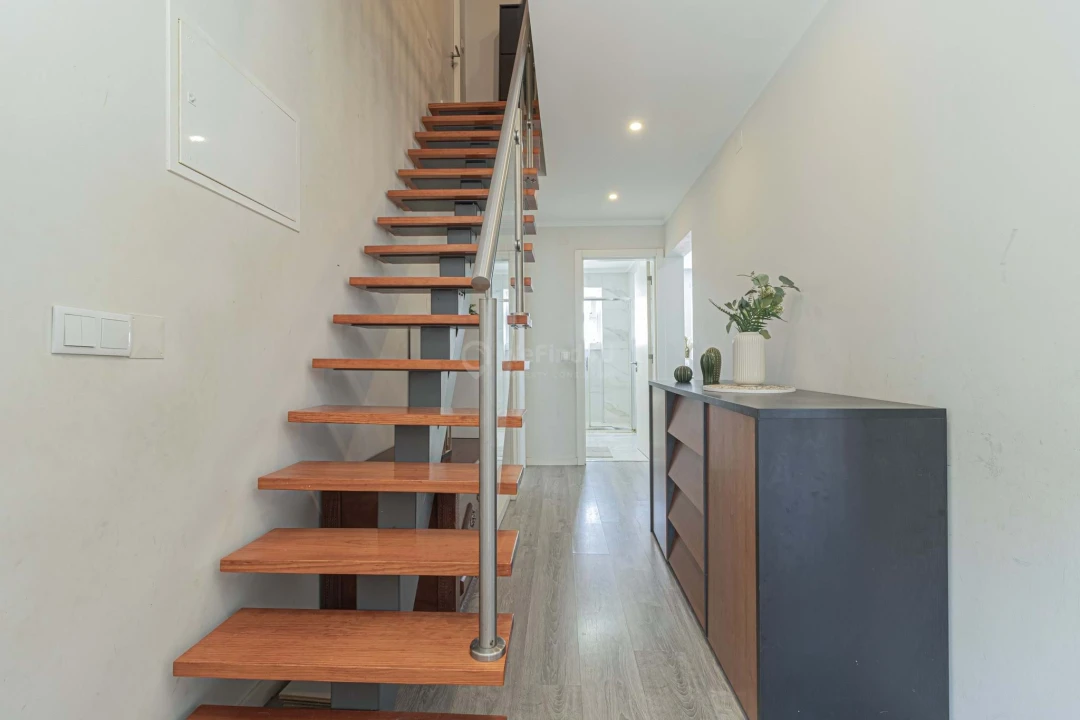 Apartamento T3 para Venda em Seixal Foto 3