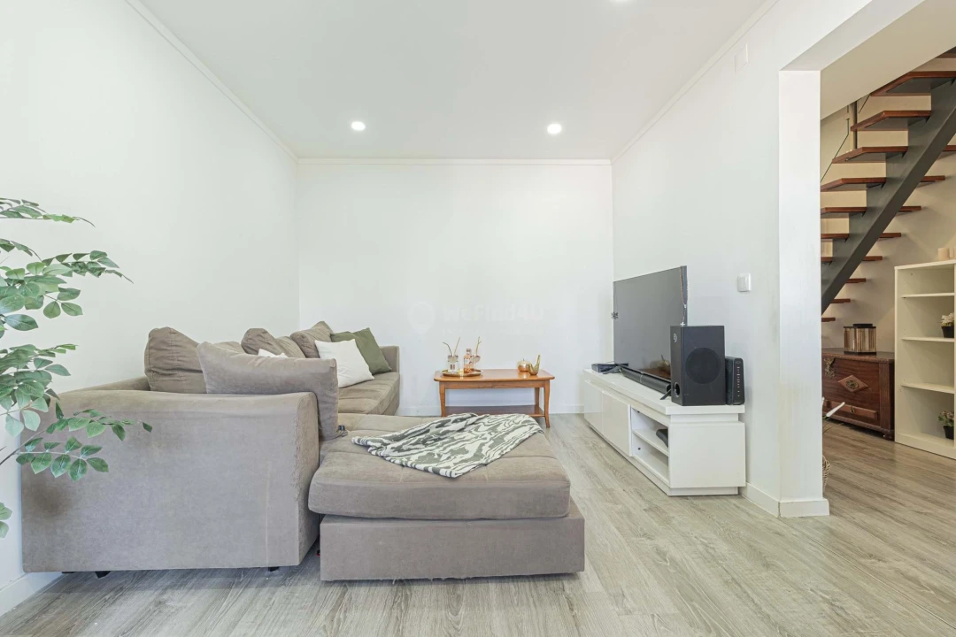 Apartamento T3 para Venda em Seixal Foto 1