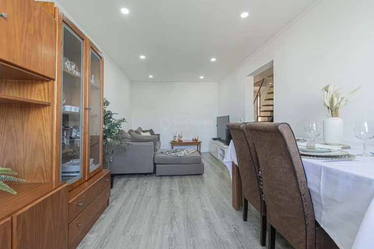 Apartamento T3 para Venda em Seixal Foto 21