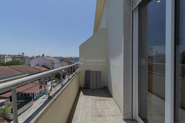 Apartamento T3 para Venda em Seixal Foto 35