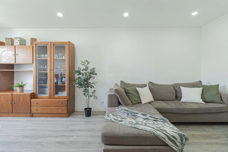 Apartamento T3 para Venda em Seixal Foto 12