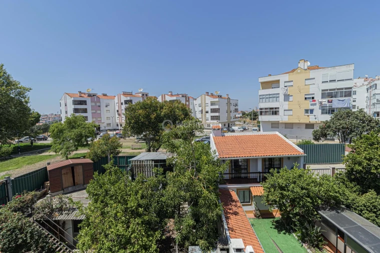 Apartamento T3 para Venda em Seixal Foto 19