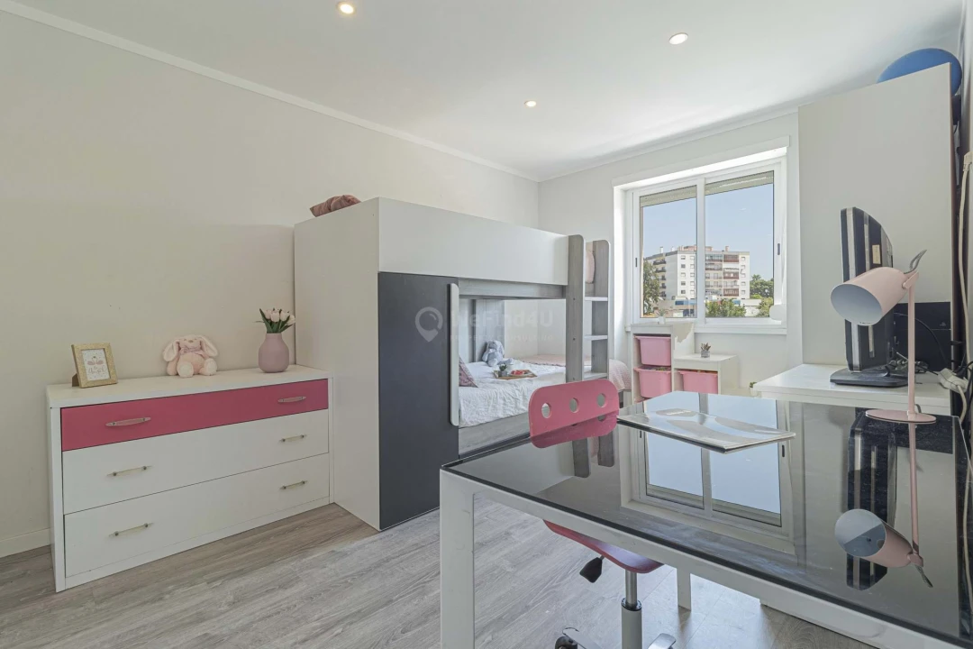 Apartamento T3 para Venda em Seixal Foto 28