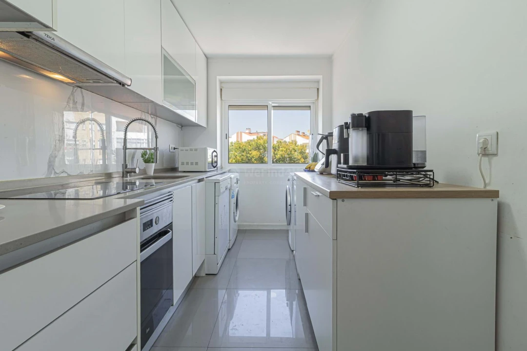 Apartamento T3 para Venda em Seixal Foto 6