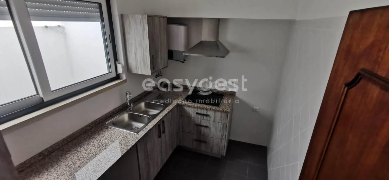 Apartamento T2 para Venda em São João Baptista e Santa Maria dos Olivais Foto 15