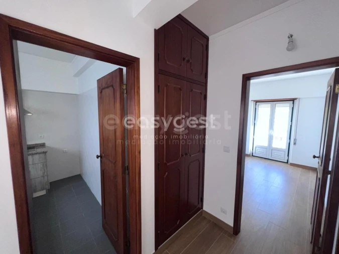 Apartamento T2 para Venda em São João Baptista e Santa Maria dos Olivais Foto 13