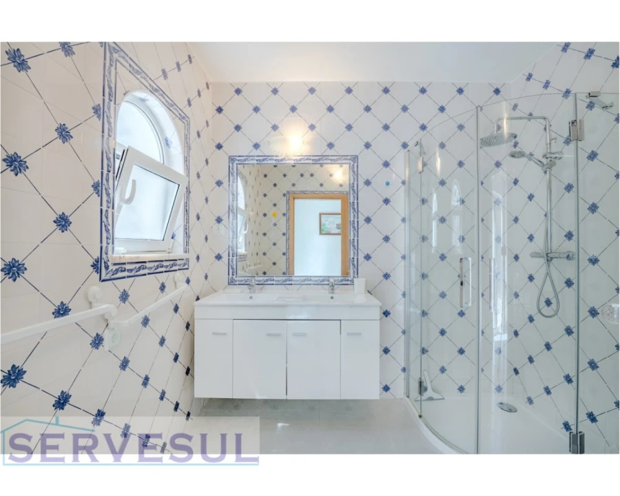 Moradia T5 para Venda em Porches Foto 25