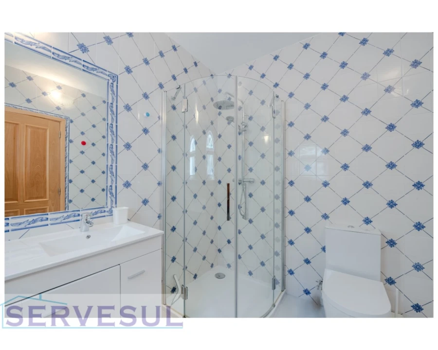 Moradia T5 para Venda em Porches Foto 26