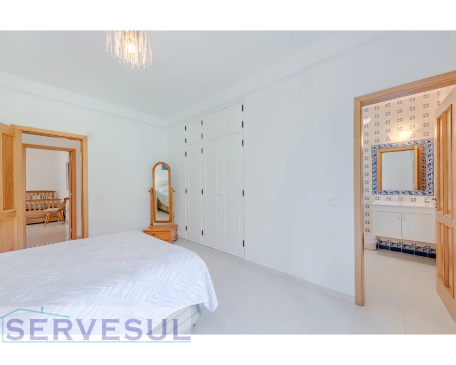 Moradia T5 para Venda em Porches Foto 31