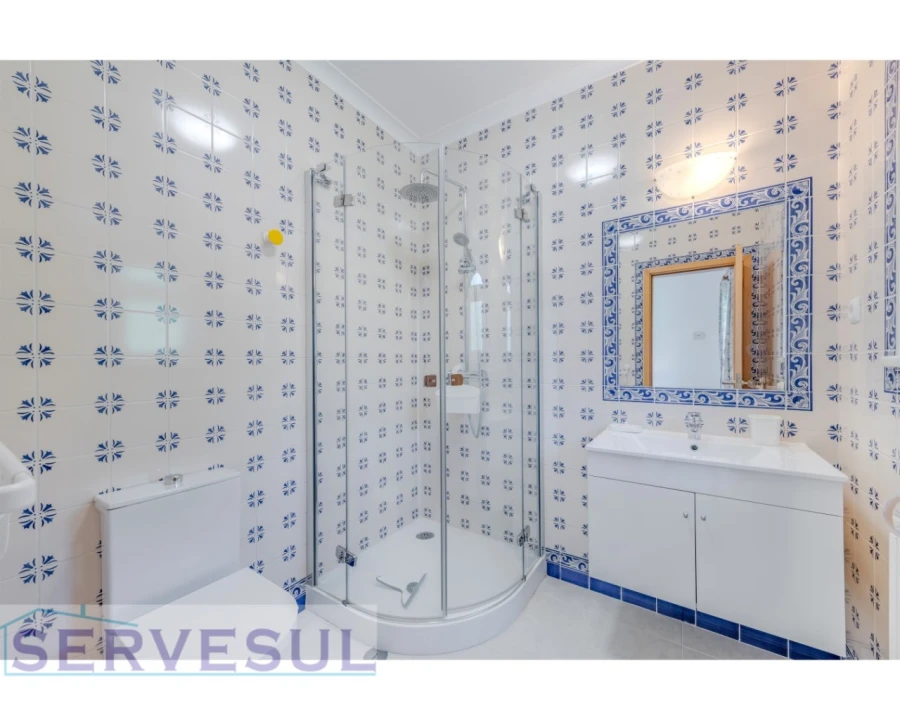 Moradia T5 para Venda em Porches Foto 32