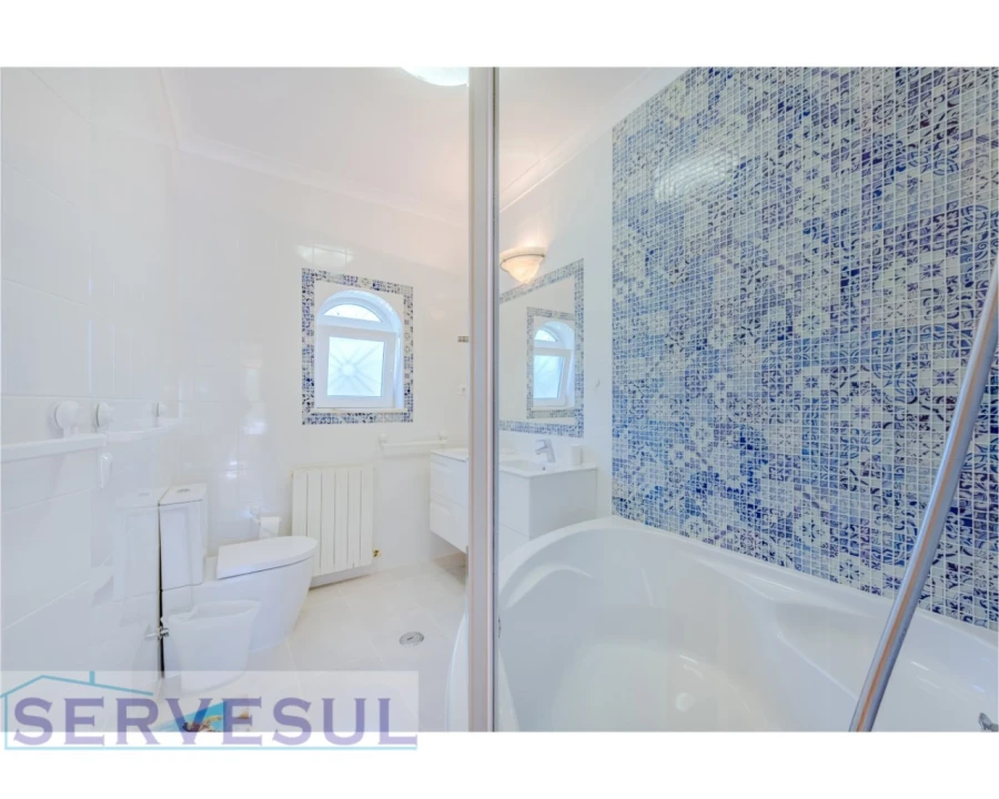 Moradia T5 para Venda em Porches Foto 36