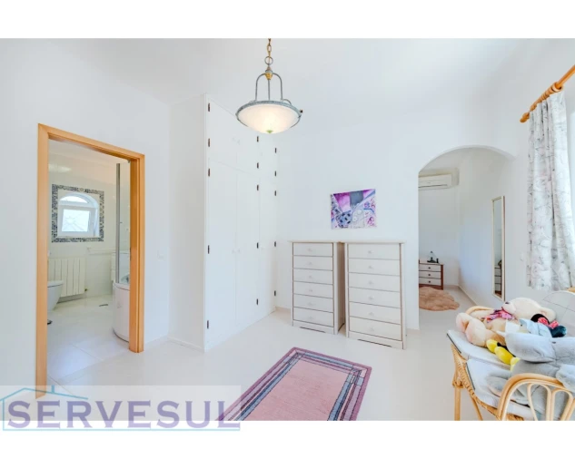 Moradia T5 para Venda em Porches Foto 37