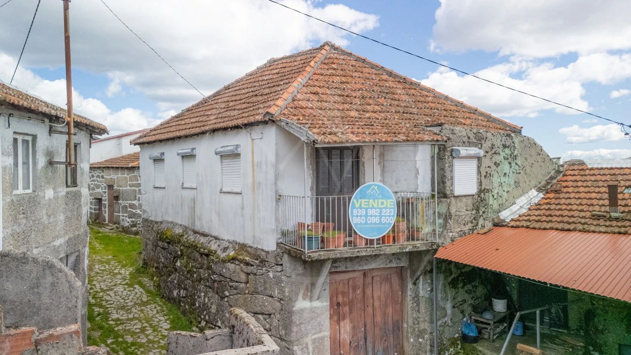 Moradia T2 para Venda em Vreia de Jales Foto 1