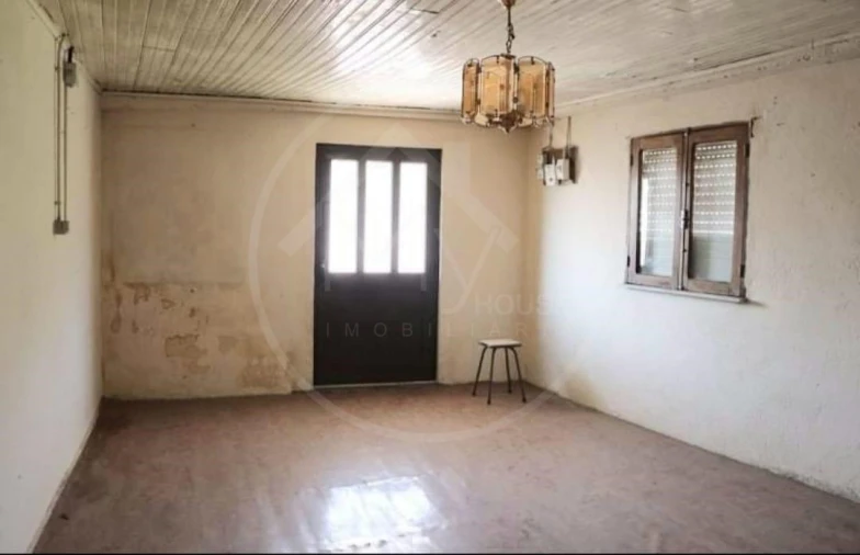 Moradia T2 para Venda em Vreia de Jales Foto 5