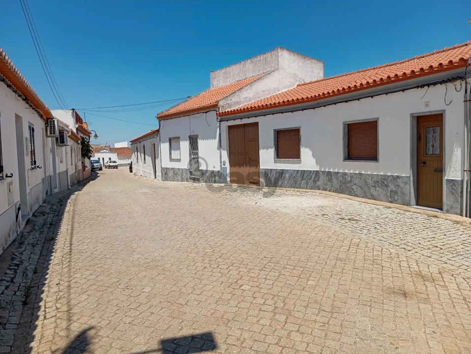 Moradia T3 para Venda em Brinches Foto 1