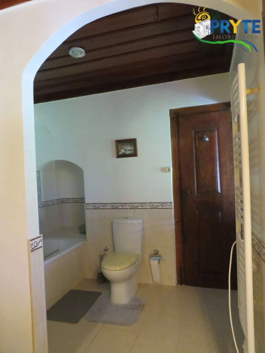 Moradia T2 para Venda em Castanheira de Pêra e Coentral Foto 23