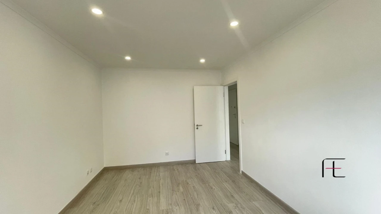 Apartamento T2 para Venda em Mina de Água Foto 3