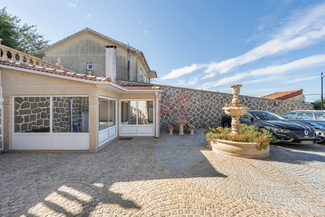 Moradia T6 para Venda em Vilar de Ferreiros Foto 33