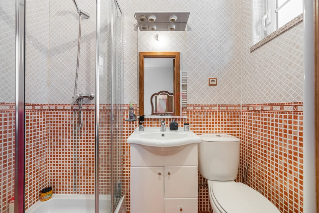 Moradia T6 para Venda em Vilar de Ferreiros Foto 19