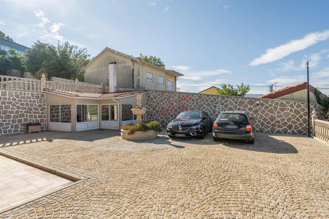 Moradia T6 para Venda em Vilar de Ferreiros Foto 34