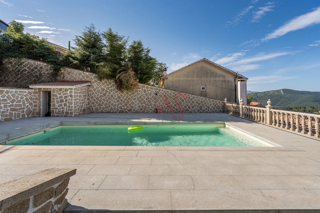 Moradia T6 para Venda em Vilar de Ferreiros Foto 31