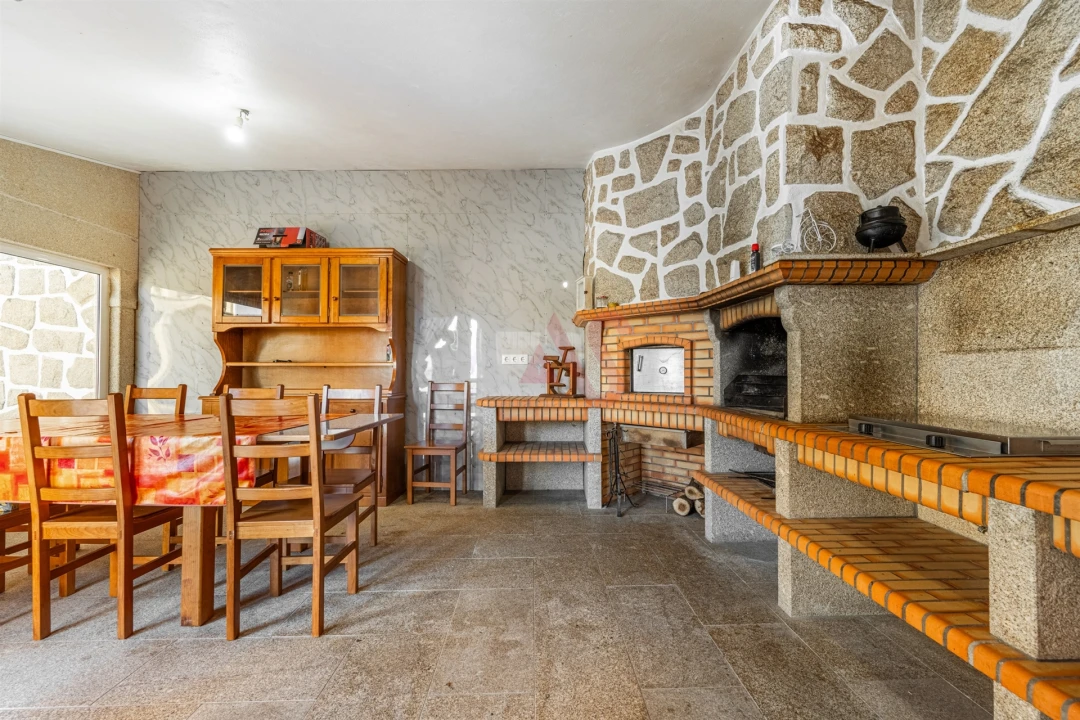 Moradia T6 para Venda em Vilar de Ferreiros Foto 28