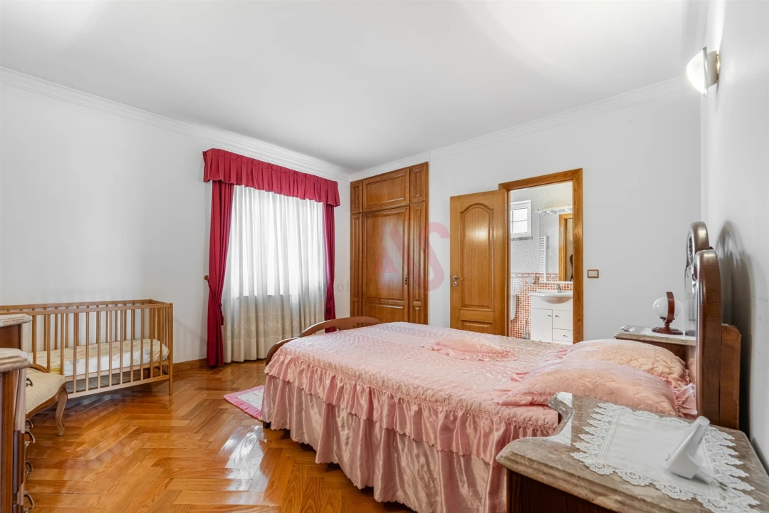 Moradia T6 para Venda em Vilar de Ferreiros Foto 22