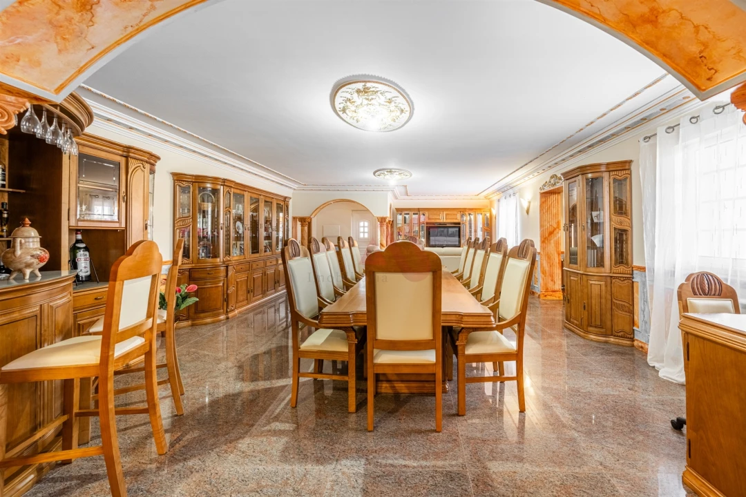 Moradia T6 para Venda em Vilar de Ferreiros Foto 7