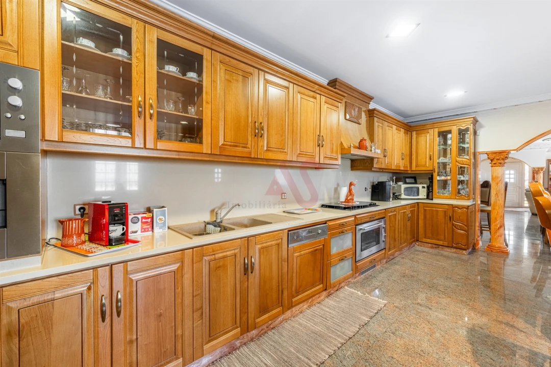 Moradia T6 para Venda em Vilar de Ferreiros Foto 5