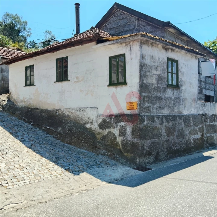 Moradia T2 para Venda em Regadas Foto 1