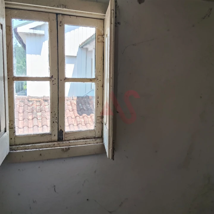 Moradia T2 para Venda em Regadas Foto 9