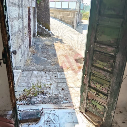 Moradia T2 para Venda em Regadas Foto 6