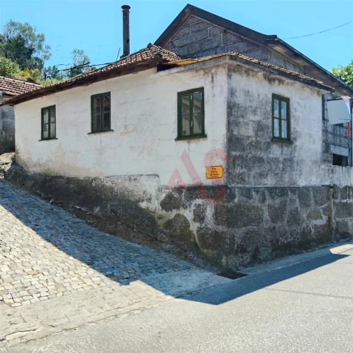 Moradia T2 para Venda em Regadas Foto 1