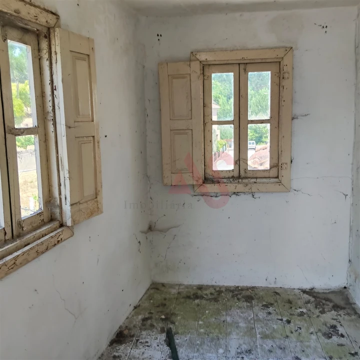 Moradia T2 para Venda em Regadas Foto 5